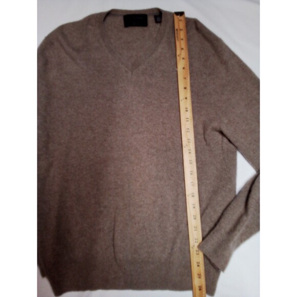 Women's Black Brown Brand Cashmere Sweater Light Tan Color Size Lrg Small Holes - Picture 12 of 13